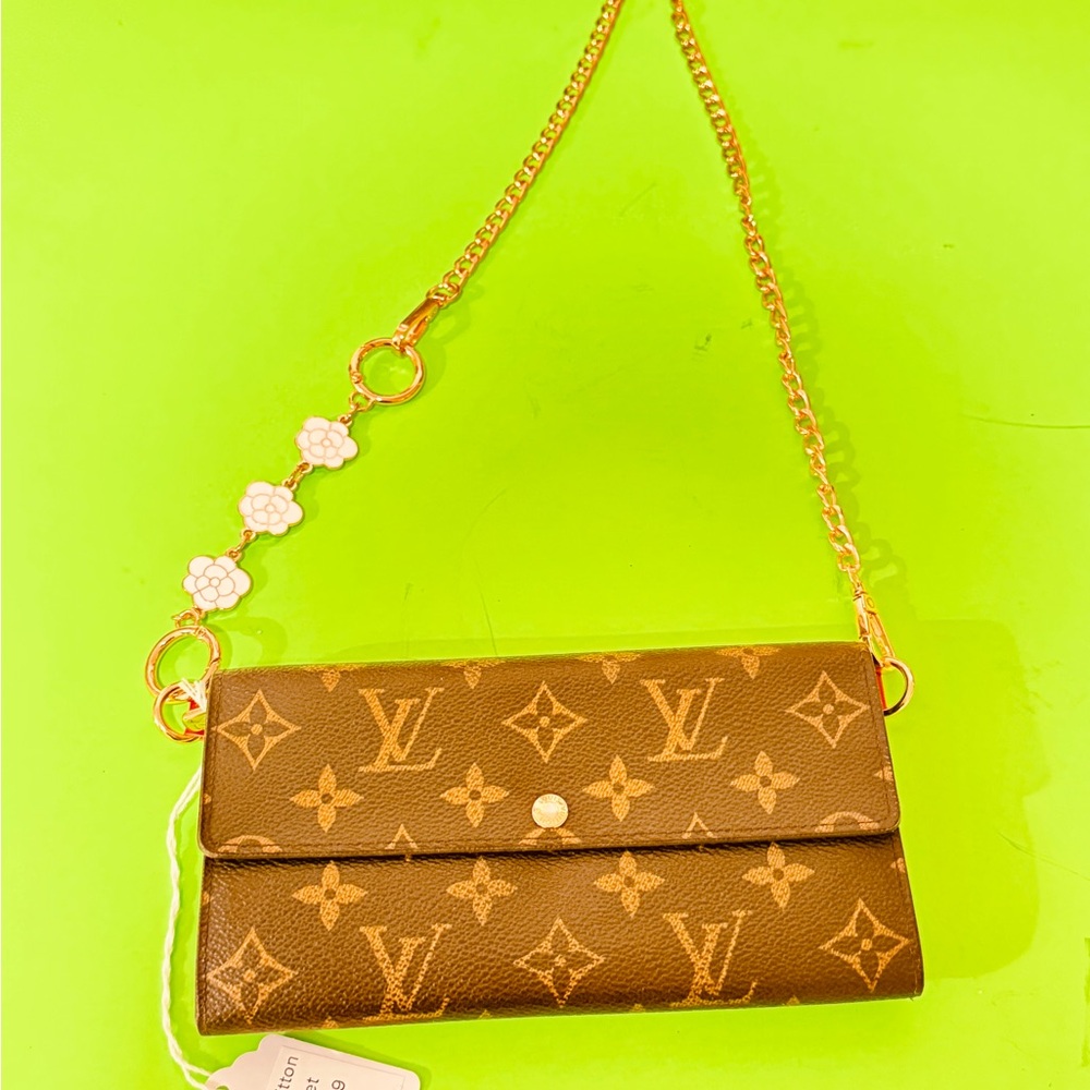 Louis Vuitton Brown Monogram Sarah long bifold wallet this is Labeled feature - Picture 3 of 15